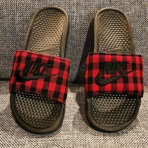 Nike Plaid Slides
